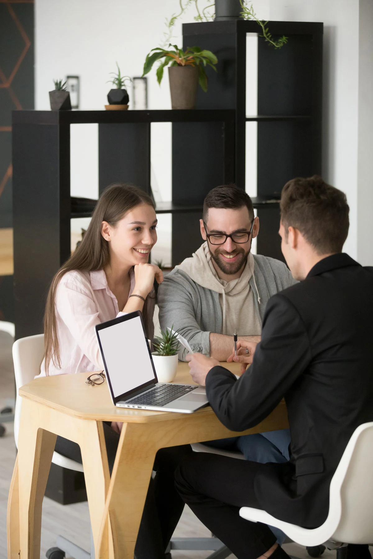 mortgage adviser